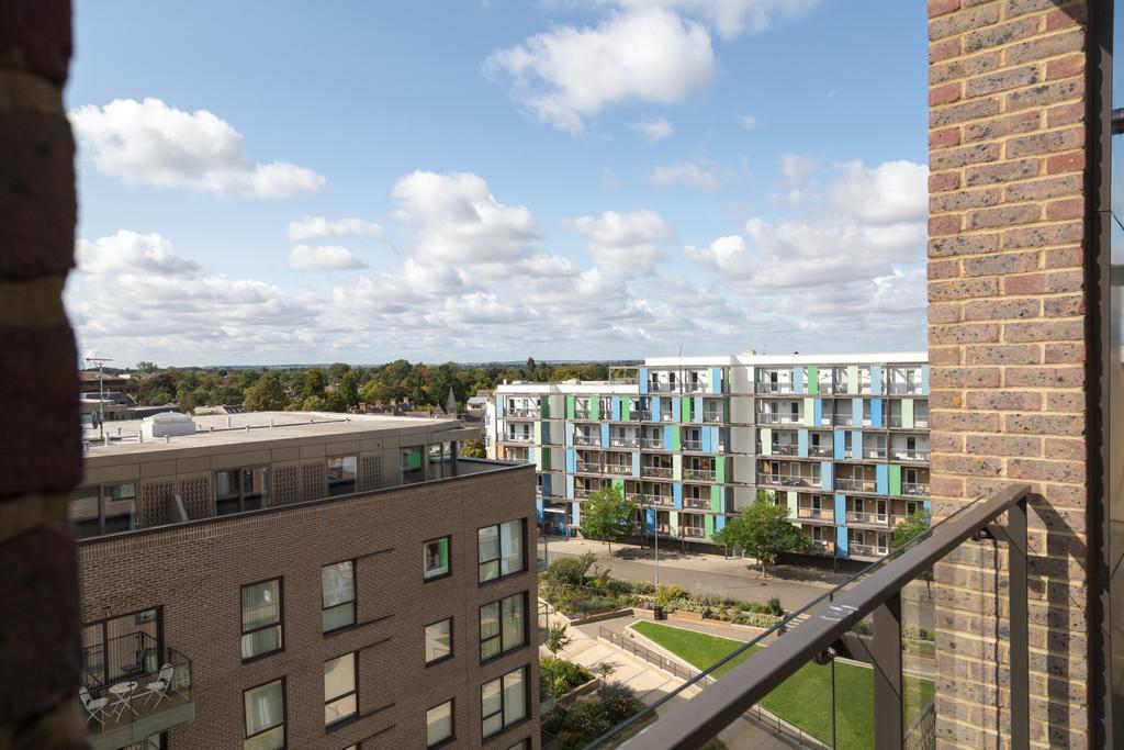 Contemporary & Homely Penthouse, 2 Mins Walk From Cambridge Station, Lift Access, Secured Gated On-Site Parking, Self Check-In, Super Fast Wifi, Terrace & Sleeps 6 Exterior foto